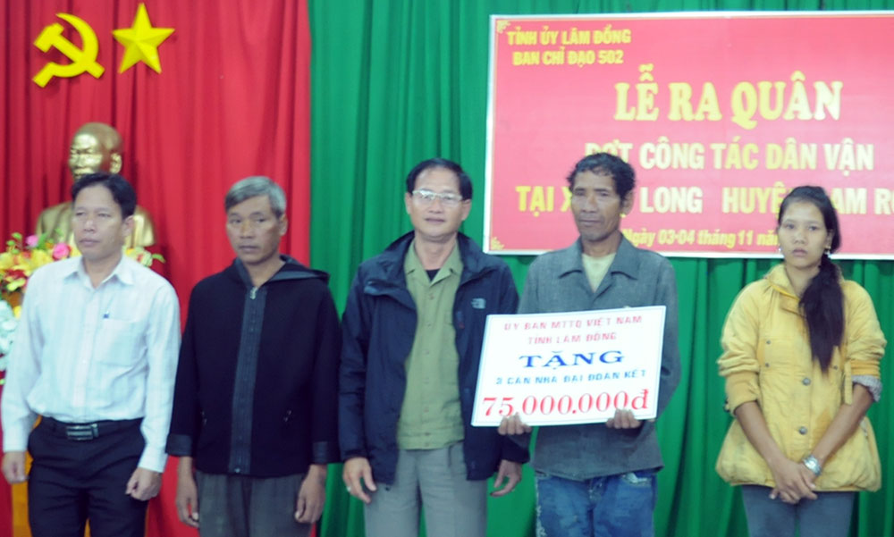 Ra quân công tác dân vận tại Đam Rông