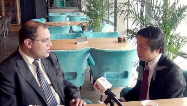 Chuyên gia Nga: Dù ai chiến thắng, quan hệ Nga-Mỹ khó có thể cải thiện