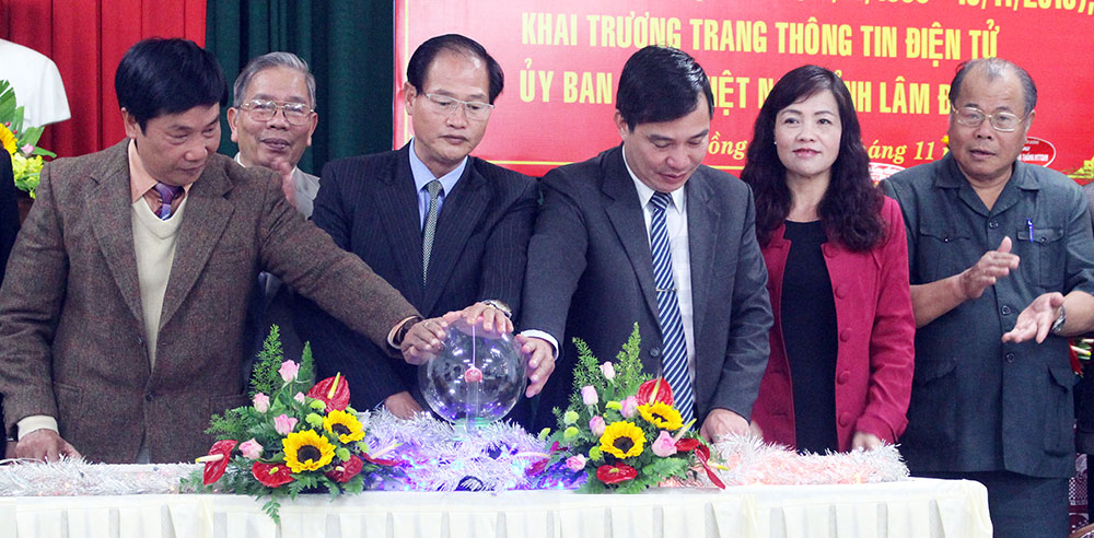 Gặp mặt kỷ niệm 86 năm Ngày truyền thống MTTQ Việt Nam (18/11/1930 - 18/11/2016)