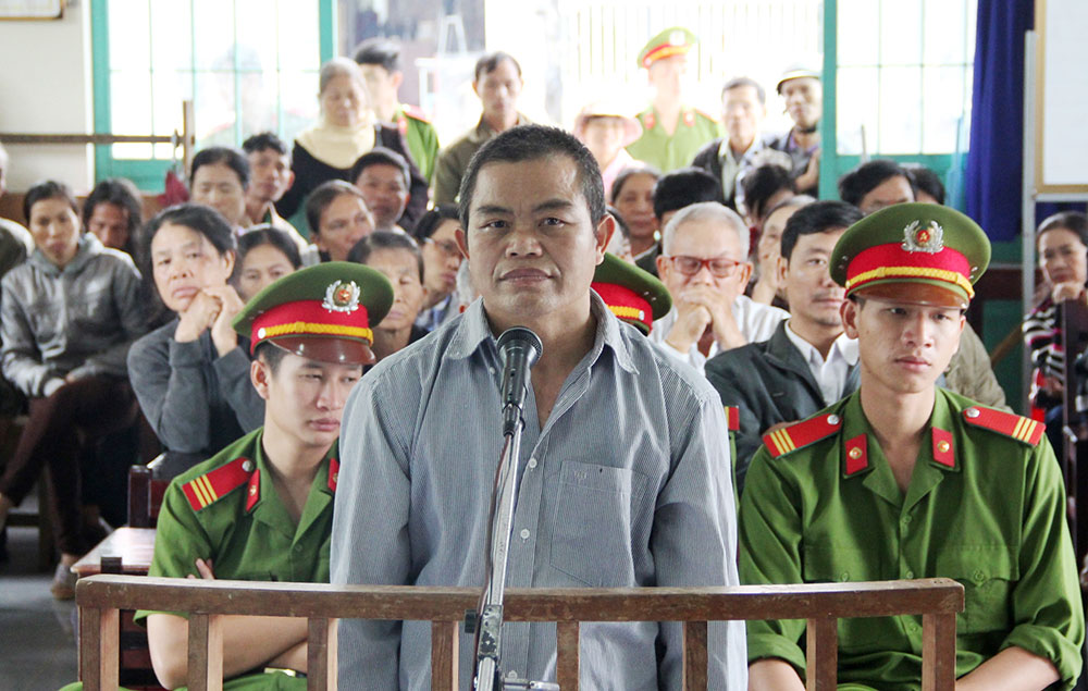 Giết người tình của vợ cũ, lĩnh án 17 năm tù