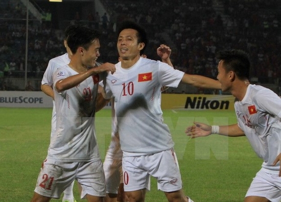 Công Vinh tỏa sáng, tuyển Việt Nam đoạt 3 điểm đầu tay tại AFF Cup