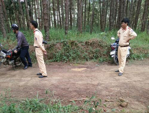 Di Linh: Người đàn ông tử vong bên cạnh xe máy