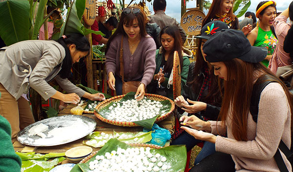 Không gian văn hóa ẩm thực với nhiều món ăn mang hương vị quê hương