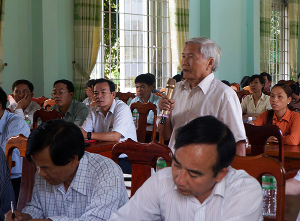 Cử tri xã Đức Phổ (huyện Cát Tiên) kiến nghị ý kiến với các ĐBQH