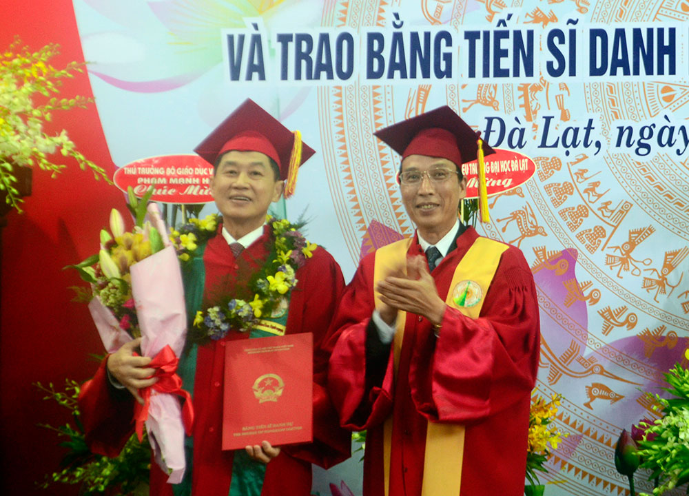 Tấm lòng cựu sinh viên Đại học Đà Lạt