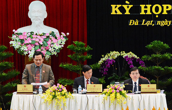 Chủ tọa kỳ họp