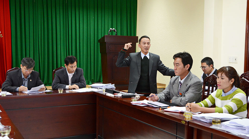Thảo luận trách nhiệm, dân chủ, thẳng thắn