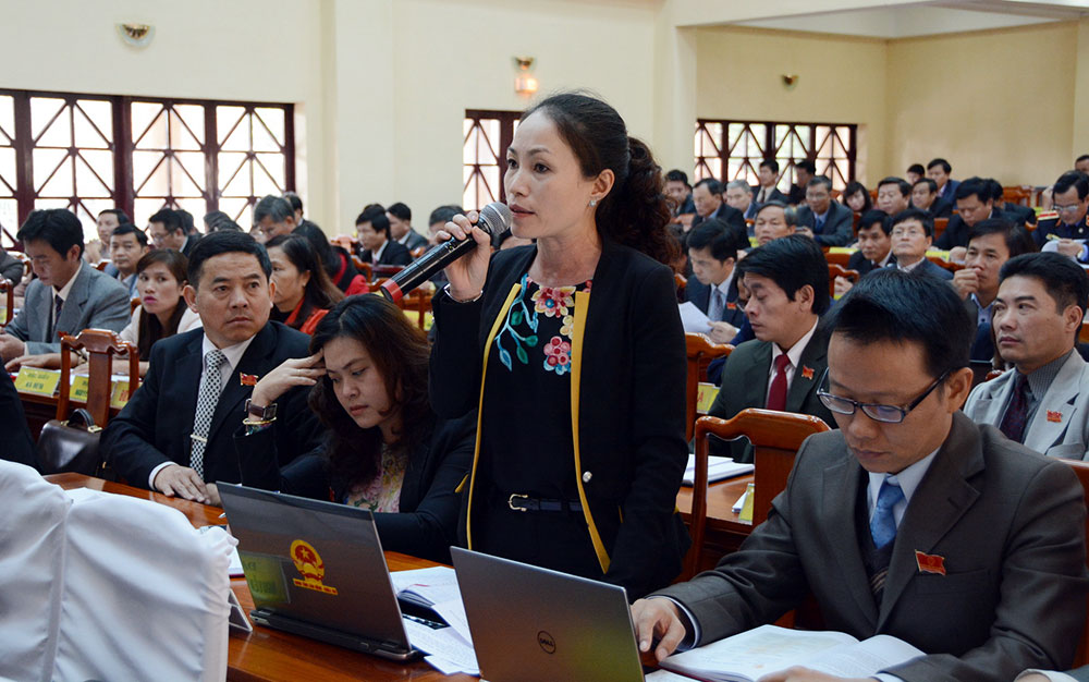 Đại biểu HĐND đặt câu hỏi chất vấn