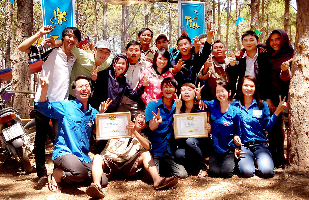 Nối gần thanh niên vùng có đạo