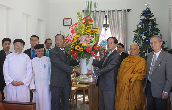 Chúc mừng Nhà thờ Chánh tòa Đà Lạt