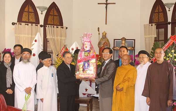 Chúc mừng Nhà thờ Chánh tòa Đà Lạt