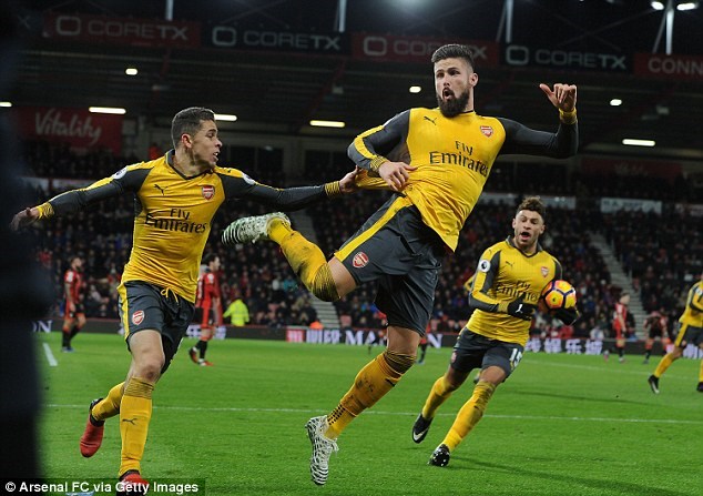 Arsenal thoát thua trước Bournemouth sau trận cầu &quot;siêu điên rồ&quot;