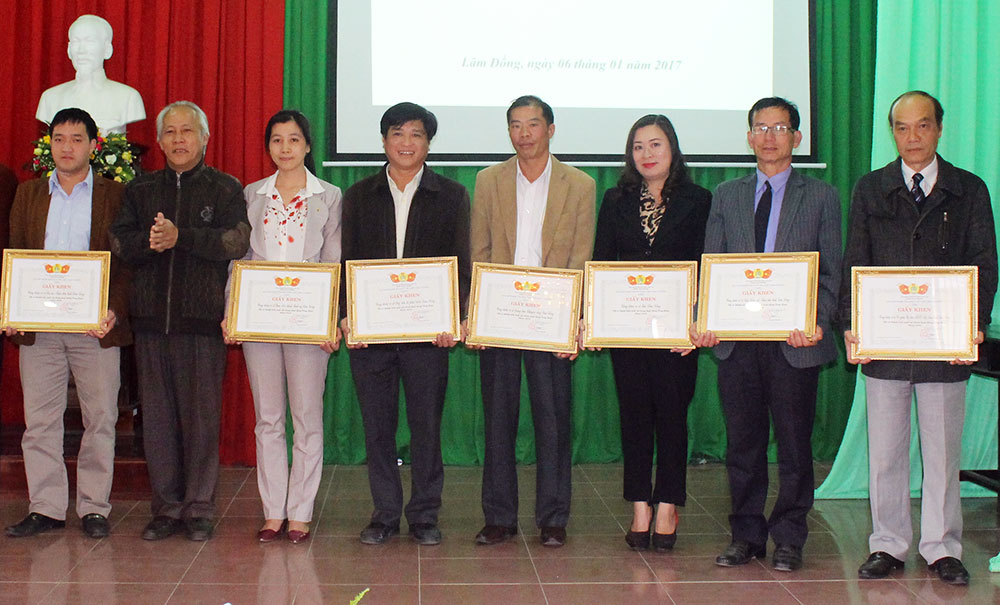 Thực hành tiết kiệm, chống lãng phí để nâng cao thu nhập cho cán bộ, công chức