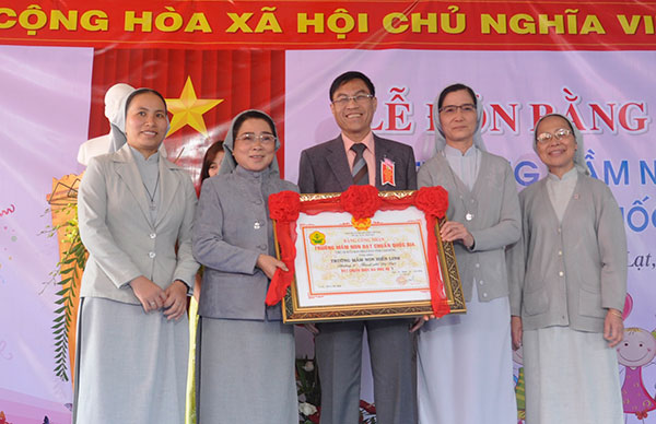 Trường Mầm non Hiển Linh đạt chuẩn Quốc gia mức độ I