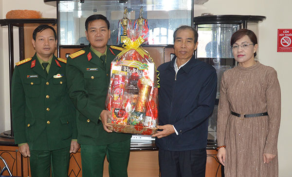 Bộ CHQS tỉnh chúc tết các đơn vị