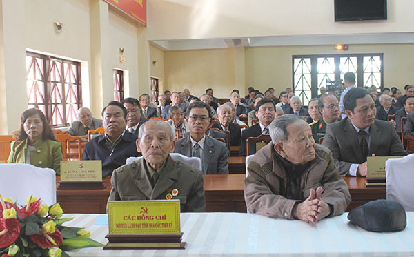 Thường trực Tỉnh ủy gặp mặt cán bộ lãnh đạo tỉnh qua các thời kỳ
