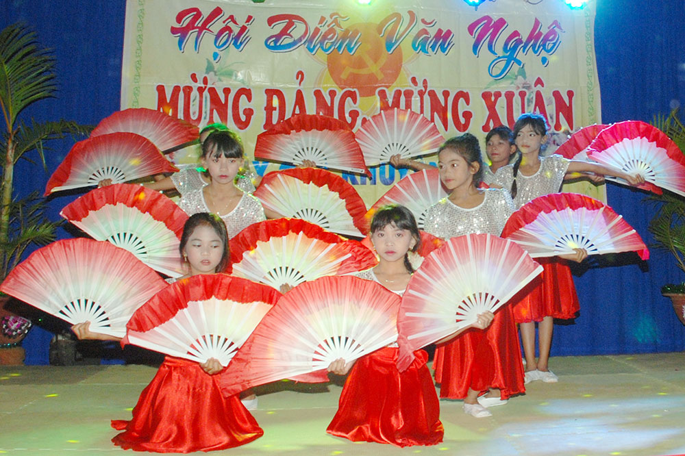 Hội diễn Văn nghệ mừng xuân gây Quỹ khuyến học