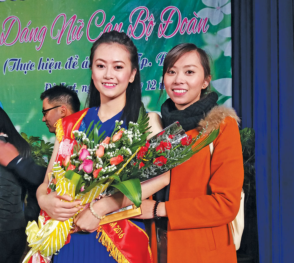 Minh Thư tại cuộc thi “Duyên dáng nữ cán bộ Đoàn”. Ảnh N.V cung cấp