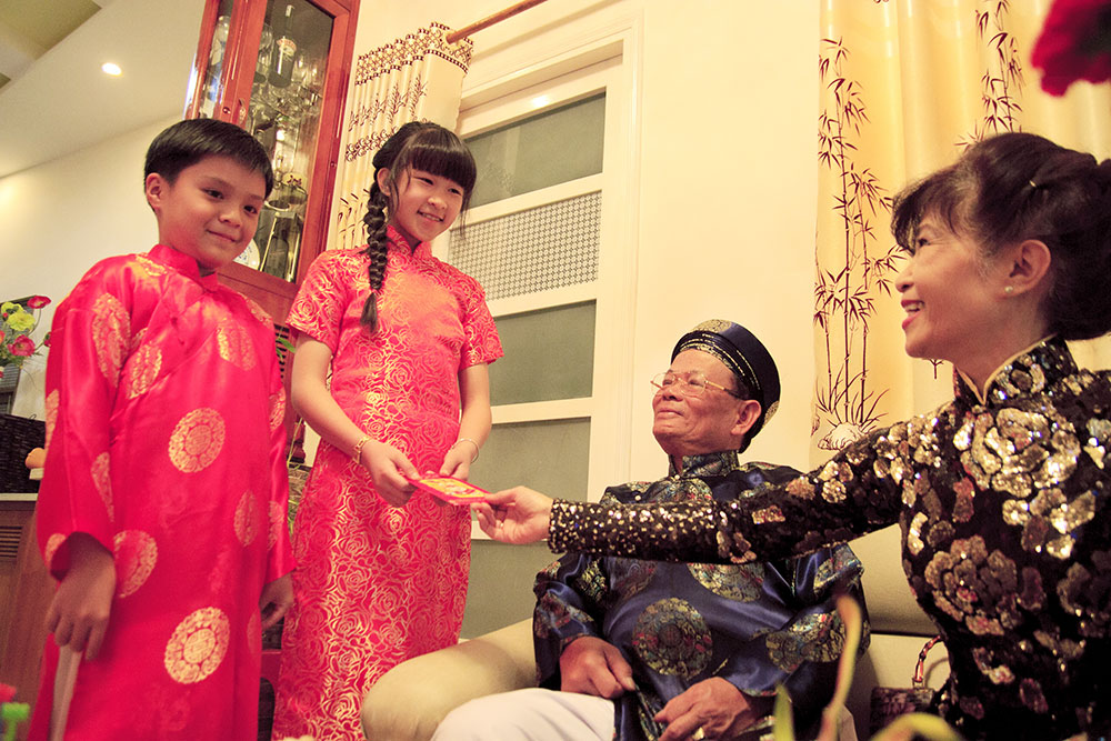 Tục xông nhà ngày xuân