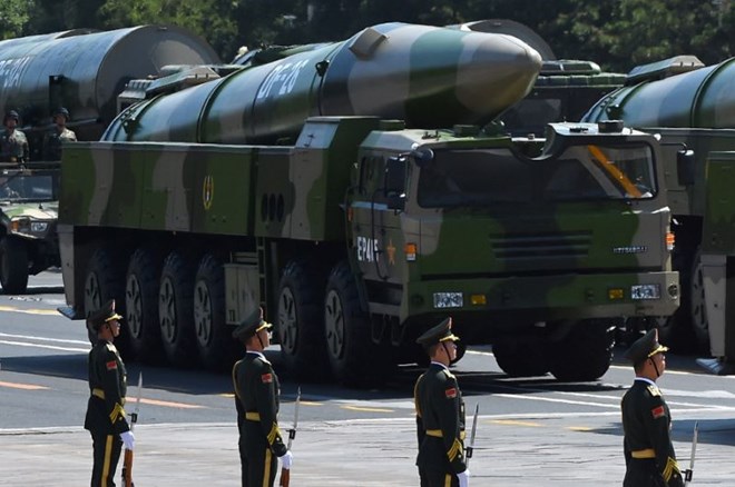 IISS: Vũ khí Trung Quốc &quot;gần ngang bằng&quot; với Phương Tây