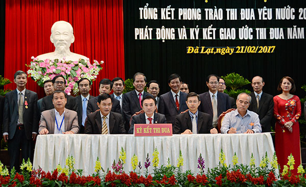 Các đơn vị ký kết thi đua