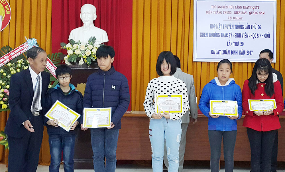 Dòng họ nỗ lực học tập