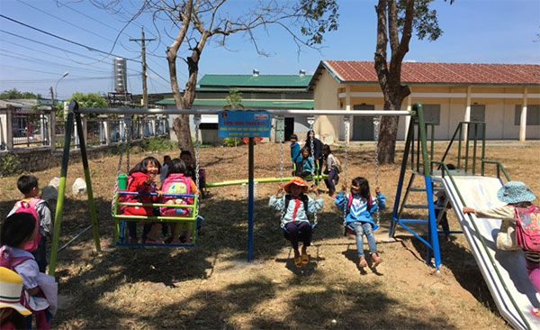 Khánh thành công trình thanh niên "Sân chơi cho em"