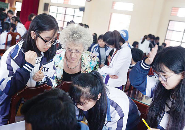 Để học sinh trung học phổ thông "nghe - nói" được tiếng Anh