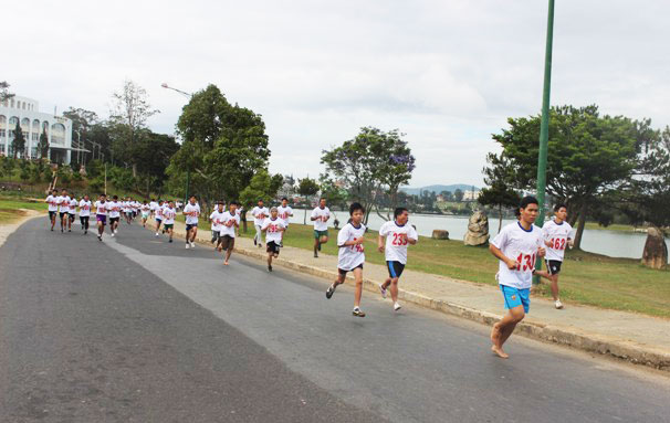 Giải Việt dã thu hút đông ĐVTN tham gia