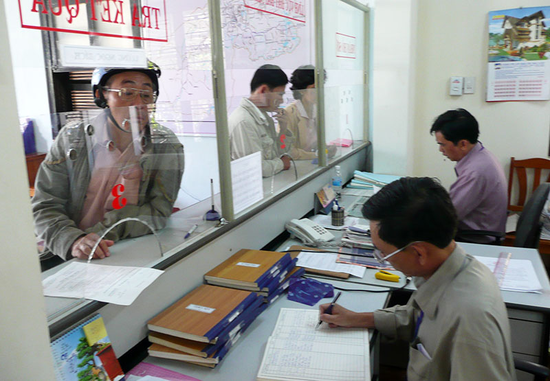 Hồ sơ thủ tục hành chính trễ hạn - vì đâu?