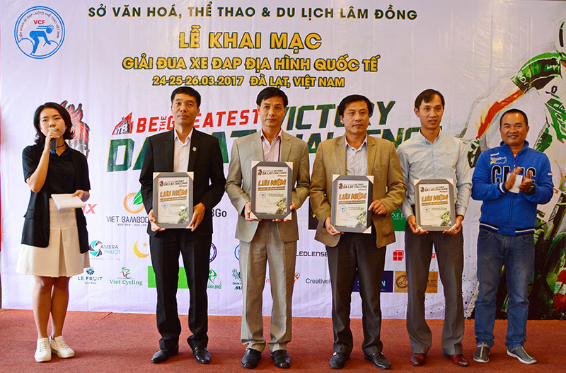 Trên 120 VĐV tham dự giải đua xe đạp địa hình "Dalat Victory Challenge 2017"