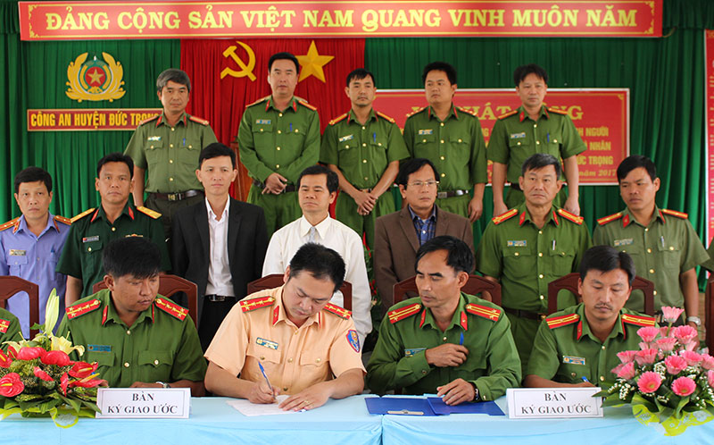 Phát động xây dựng phong cách người chiến sỹ công an bản lĩnh, nhân văn, vì nhân dân phục vụ