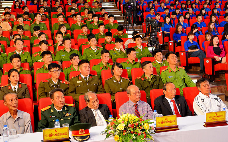 Các đại biểu tham gia buổi giao lưu