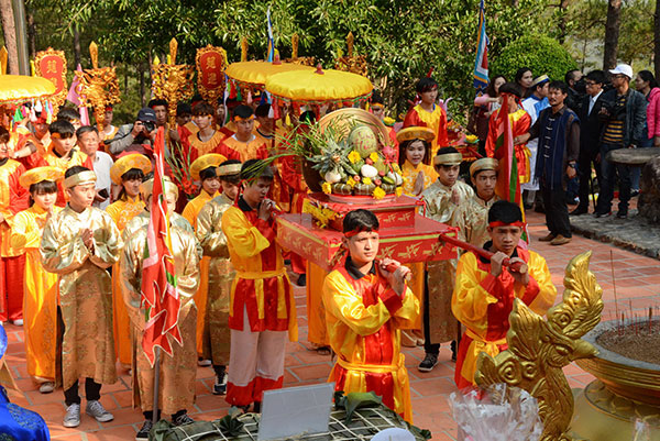 Nhớ về nguồn cội thiêng liêng...