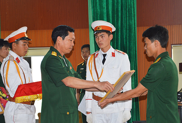 Phát huy truyền thống, cống hiến tài năng, xứng danh Bộ đội Cụ Hồ