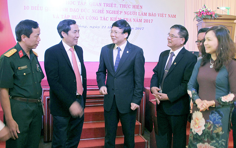Xây dựng chuẩn mực đạo đức người làm báo
