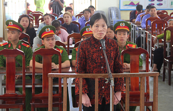 Hoãn phiên tòa xét xử bị cáo lợi dụng tín nhiệm chiếm đoạt gần 2,3 tỷ đồng