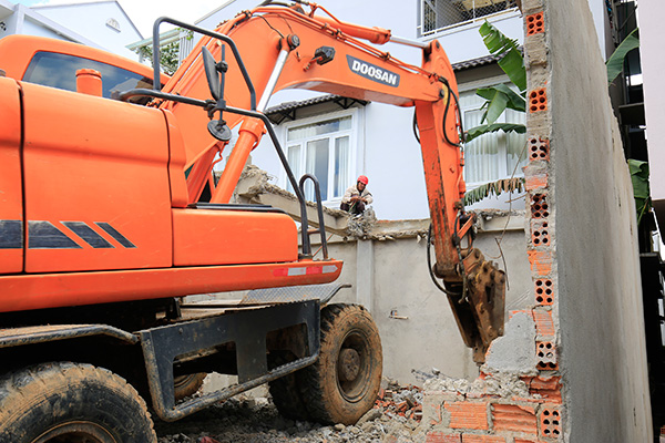 Ông Lê Hoàng bị kỷ luật cảnh cáo, buộc tháo dỡ toàn bộ công trình