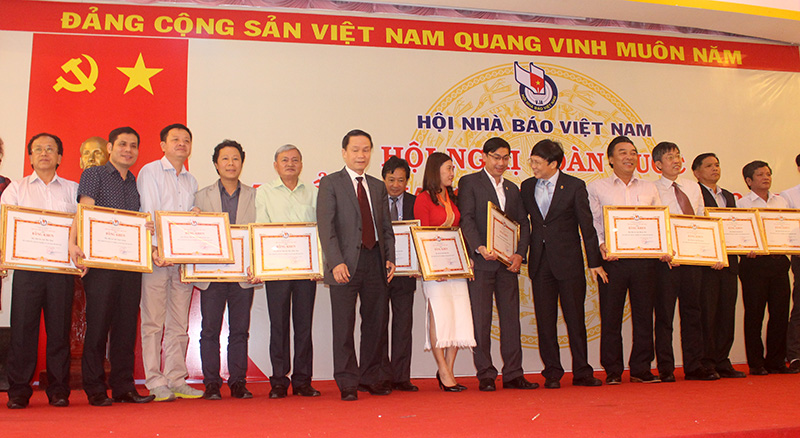 Người làm báo với việc thực hiện Nghị quyết Trung ương 4