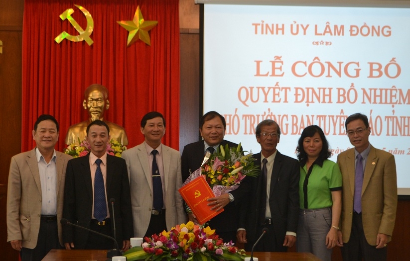 Công bố quyết định bổ nhiệm Phó trưởng Ban Tuyên giáo và Ban Tổ chức Tỉnh ủy