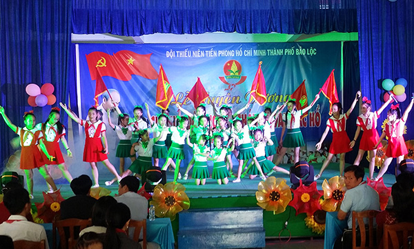 Cùng chăm lo công tác Đội và phong trào thiếu nhi