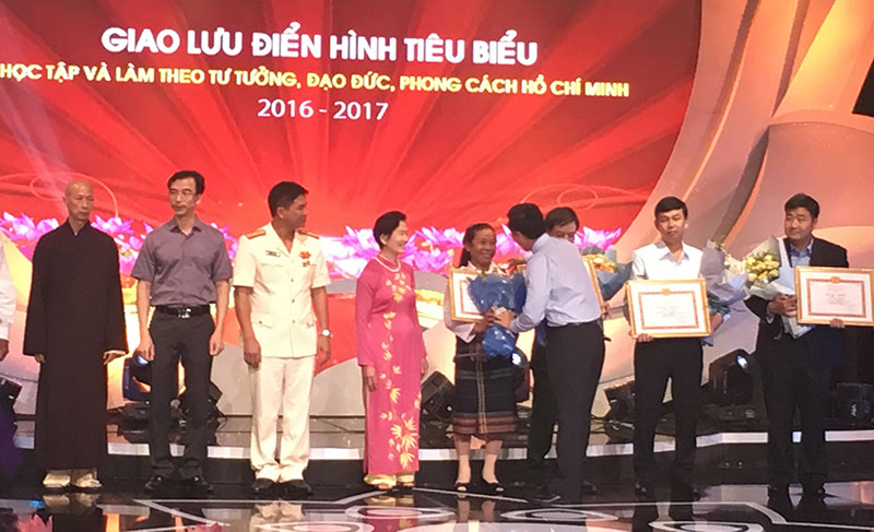 Giao lưu điển hình tiêu biểu học tập và làm theo tư tưởng, đạo đức, phong cách Hồ Chí Minh