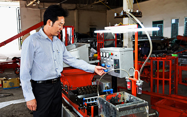 Xuất phát từ ý tưởng, ông Chương đã cho ra đời chiếc máy này