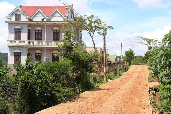 Thôn 4 đoàn kết đi lên