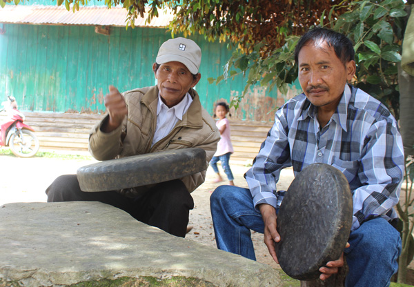 Chuyện cha con mê cồng chiêng