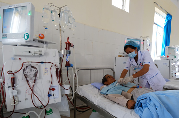 Quá tải nhu cầu lọc máu chạy thận
