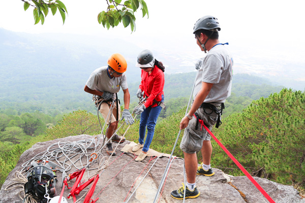 Nhiều loại hình du lịch chưa được đề cập trong Luật, chẳng hạn loại hình du lịch mạo hiểm đang rất phát triển hiện nay. Ảnh: L.Hoa