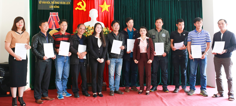 10 đơn vị được trao giấy chứng nhận đủ điều kiện hoạt động du lịch thể thao mạo hiểm