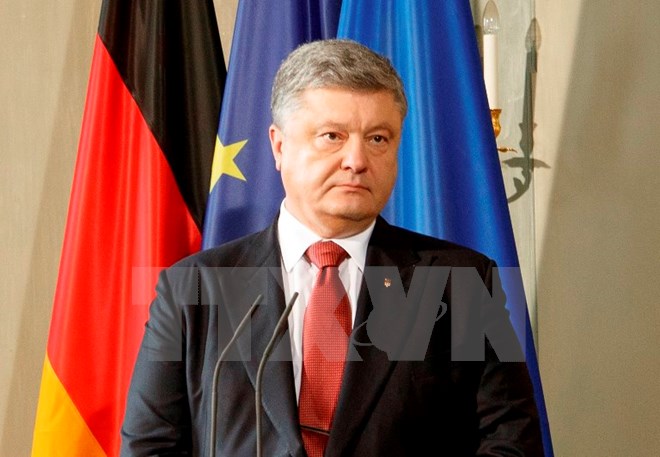 Tổng thống Ukraine cáo buộc Nga cung cấp vũ khí cho phe ly khai