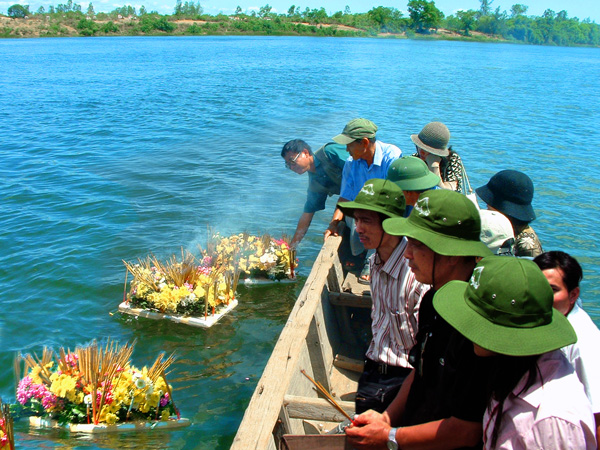 Lời gọi bên sông: Một tượng đài bằng thơ